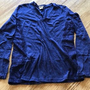Ariat long sleeve shirt size medium